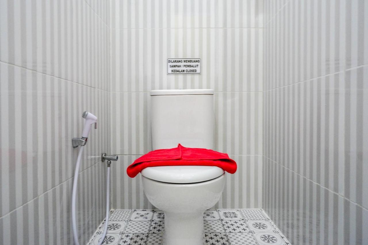 Reddoorz Near Rita Supermall Purwokerto 2 Dış mekan fotoğraf
