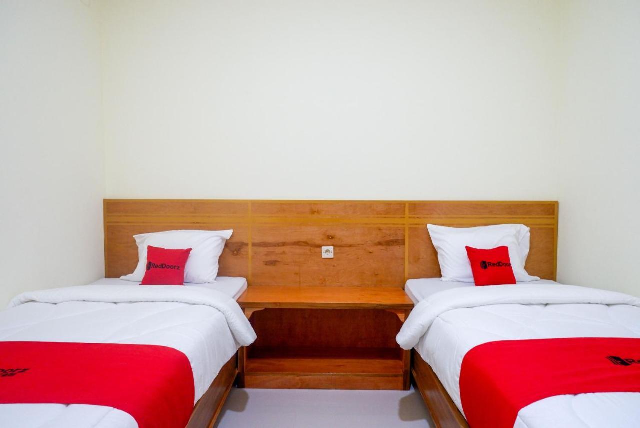 Reddoorz Near Rita Supermall Purwokerto 2 Dış mekan fotoğraf