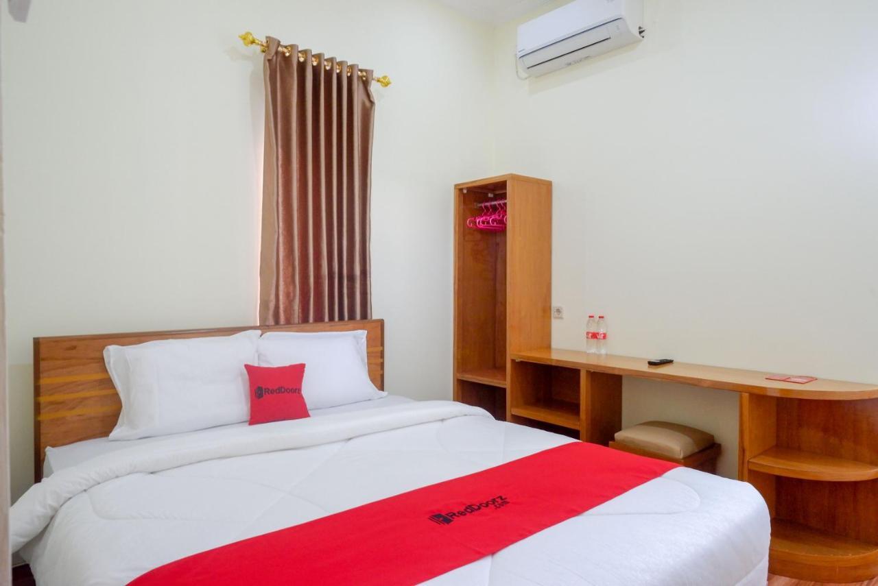 Reddoorz Near Rita Supermall Purwokerto 2 Dış mekan fotoğraf