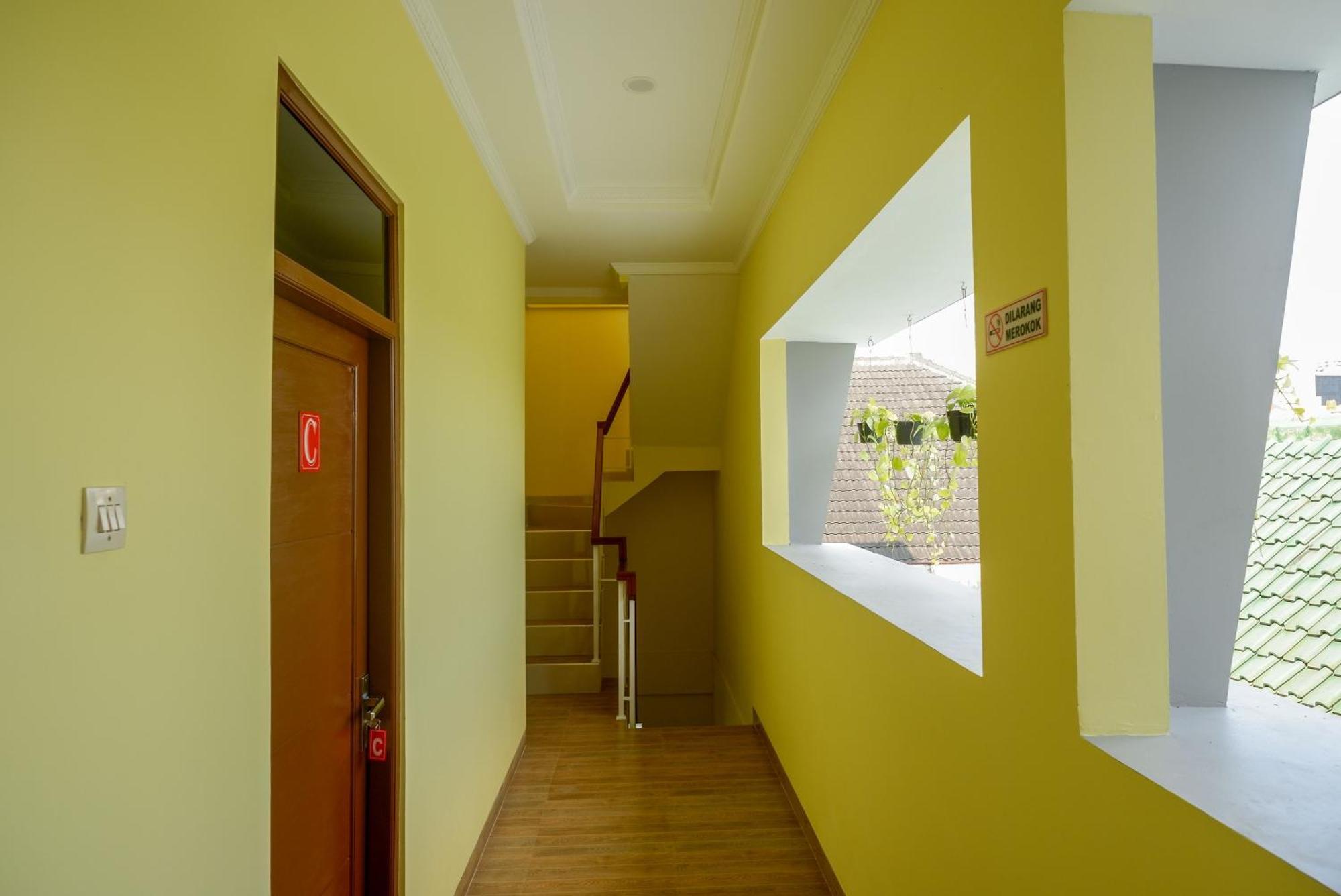 Reddoorz Near Rita Supermall Purwokerto 2 Dış mekan fotoğraf