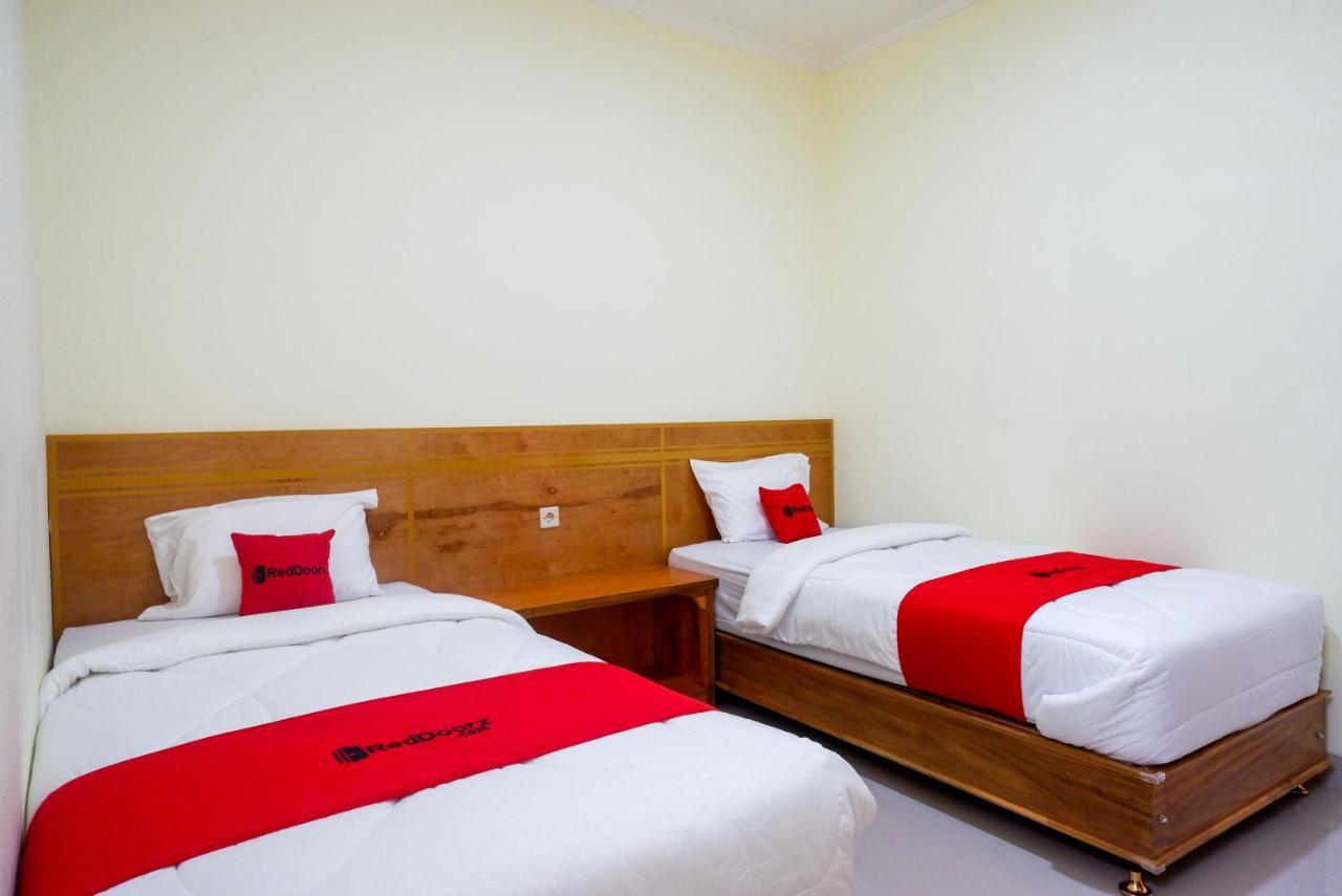 Reddoorz Near Rita Supermall Purwokerto 2 Dış mekan fotoğraf