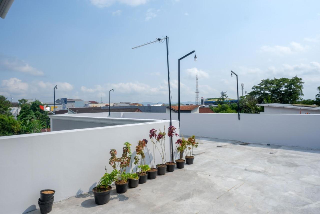 Reddoorz Near Rita Supermall Purwokerto 2 Dış mekan fotoğraf
