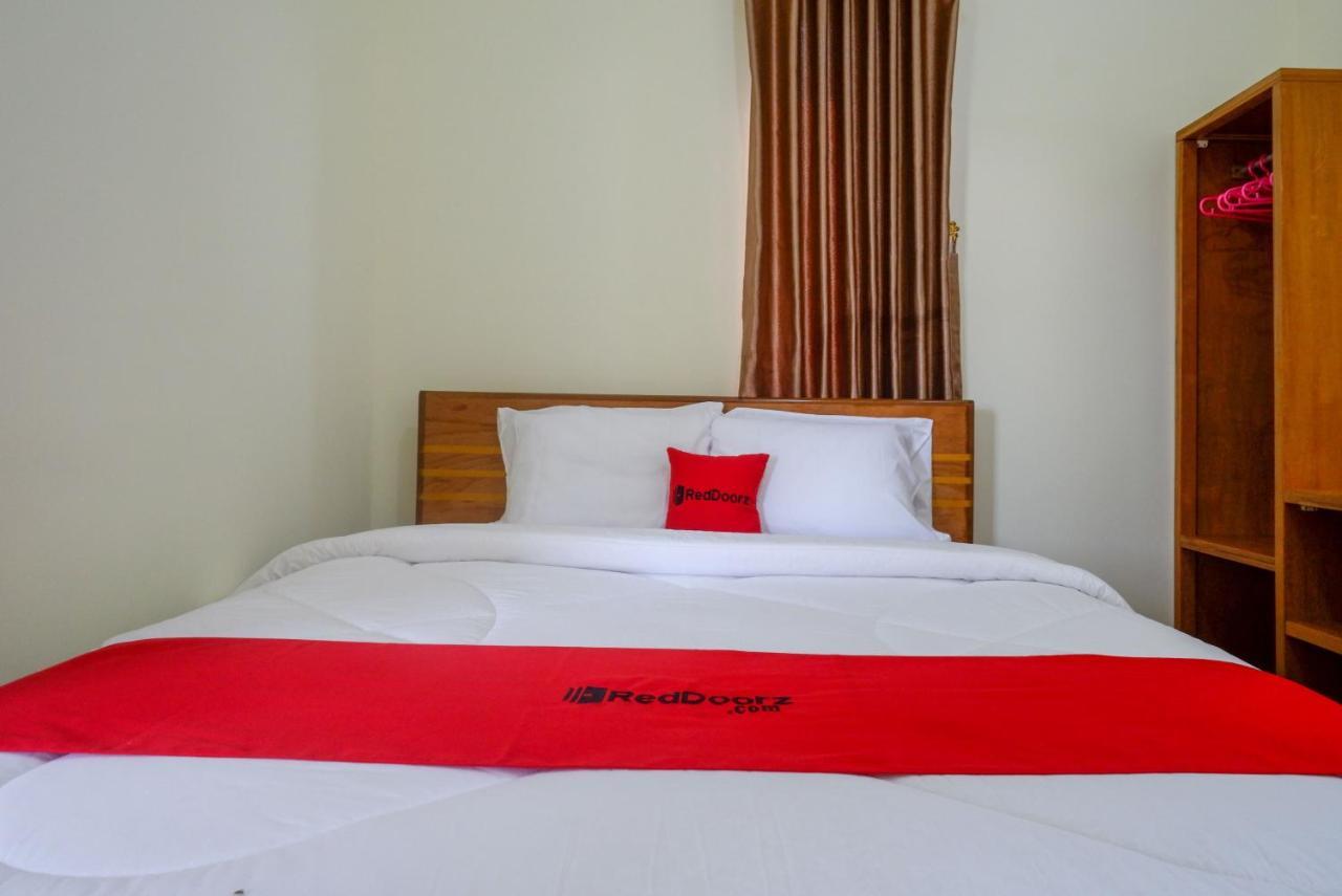 Reddoorz Near Rita Supermall Purwokerto 2 Dış mekan fotoğraf