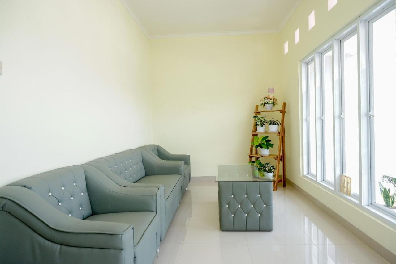 Reddoorz Near Rita Supermall Purwokerto 2 Dış mekan fotoğraf